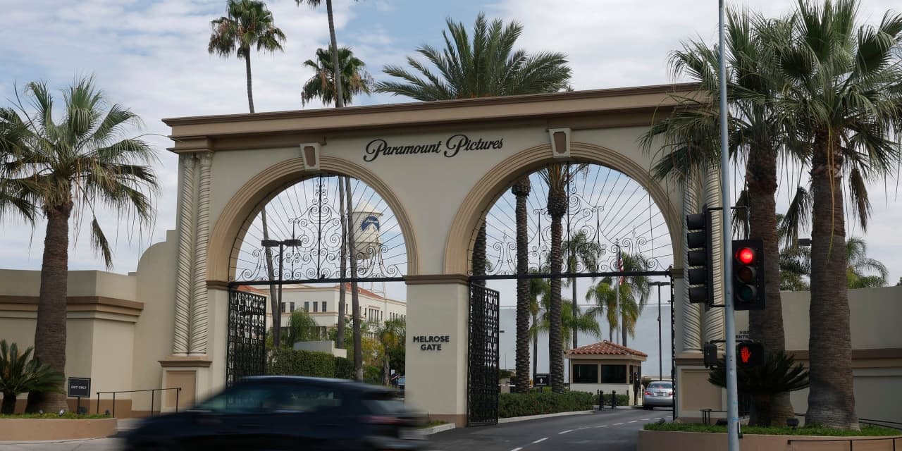 Judge Temporarily Halts Paramount-Warner Deal