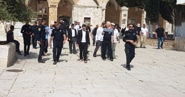 مستوطنون يهاجمون مسجد في نابلس