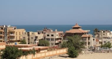 الطقس اليوم حار ورطب مع شبورة