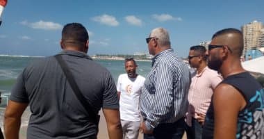 حملات على شواطئ الإسكندرية لإخلاء البحر
