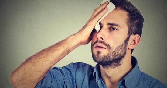 فرط التعرق بين الساقين متى يدعو للقلق