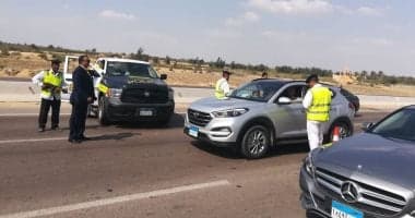 سائق ميكروباص بسوهاج يفرض أجرة أعلى