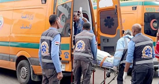 أربعة مصابين بعد دهسهم بسيارة يقودها طفل بالغربية