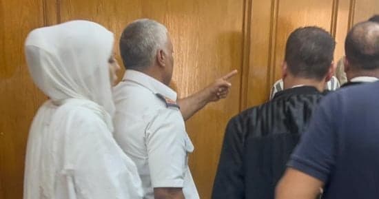 تخفيف حكم مضيفة متهمة بقتل ابنتها إلى 7 سنوات