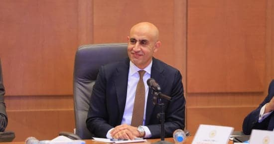 وزارة التعليم تحدد فئات استلام التابلت