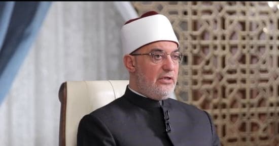 المفتى: قدسية البلد الحرام فوق التداخل السياسي