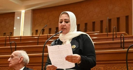 سحر صدقي تحذر من مخاطر السوشيال ميديا