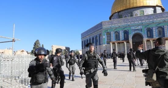 وزراء إسرائيليون يزورون الأقصى برفقة الشرطة