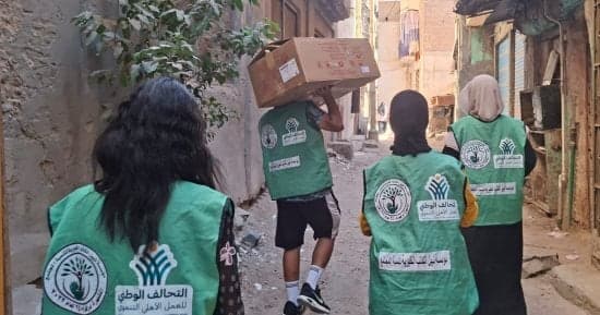 حملة إيد واحدة توزع 4000 وجبة على ألف مستفيد بالبحيرة