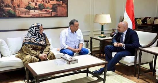 مدير المدرسة يدعو وزير التعليم لزيارة أول يوم دراسي