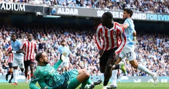 مانشستر سيتي يتقدم على سندرلاند 3-2 في الشوط الأول