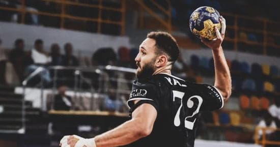 الأهلى يتفوق على فوكس برلين 16-14 في أول شوط بطولة العالم لكرة اليد