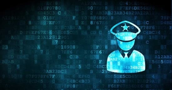 قانون حماية البيانات يشرح الفرق بين الترخيص والتصريح