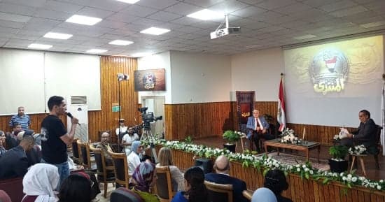 الوطنية للإعلام تزور كلية الآداب في عيد أكتوبر