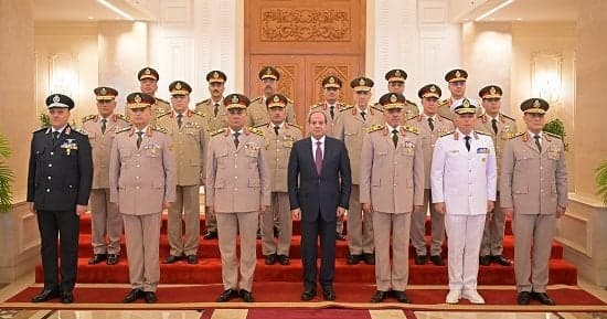 السيسى يهنئ مصابي نصر أكتوبر