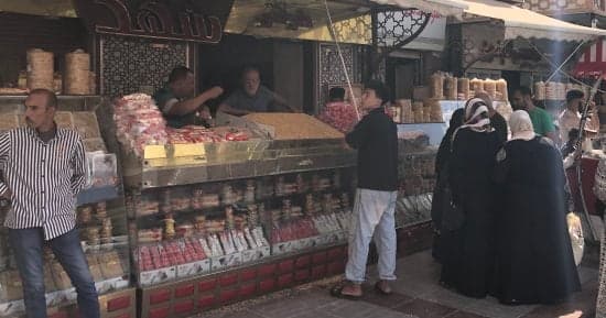محلات الحمص والحلاوة تستعد لاحتفالات السيد البدوى