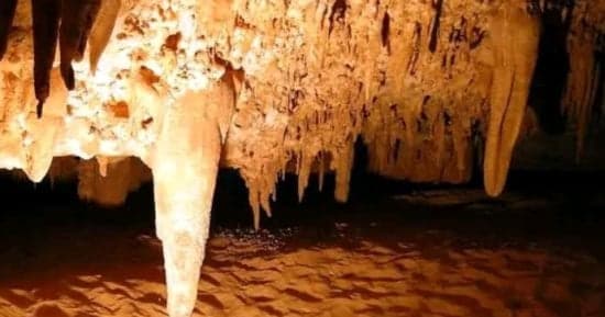 خطة حماية لكهف الجارة القديم
