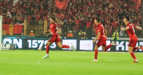 الأهلى يعود لصدارة الدورى بالفوز على الزمالك