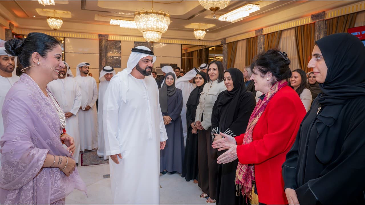 محمد الشرقي يحضر جلسة لنيل أفضل معلم