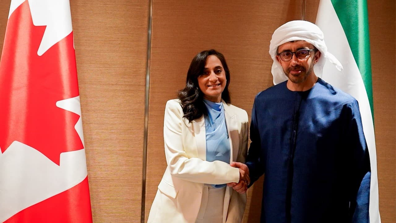 عبد الله بن زايد يناقش مع وزيرة خارجية كندا الوضع في المنطقة