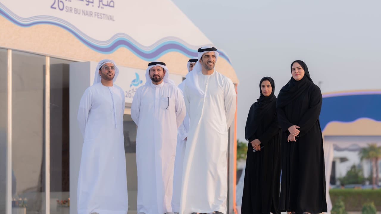 سلطان بن أحمد يكرم فائزين سباق صير بونعير