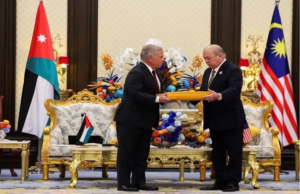 Malaysian King Receives Hussein Bin Ali Medal