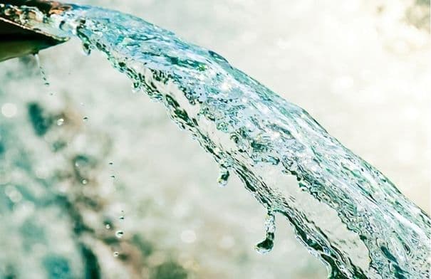 Moen Governor reviews water supply and projects