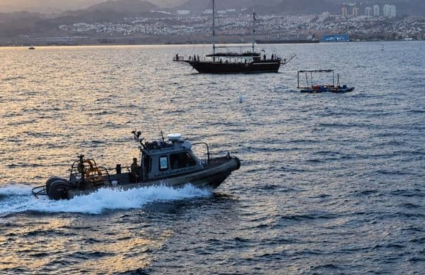 Navy and Royal Boats Rescure Two Tourist Boats in Aqaba