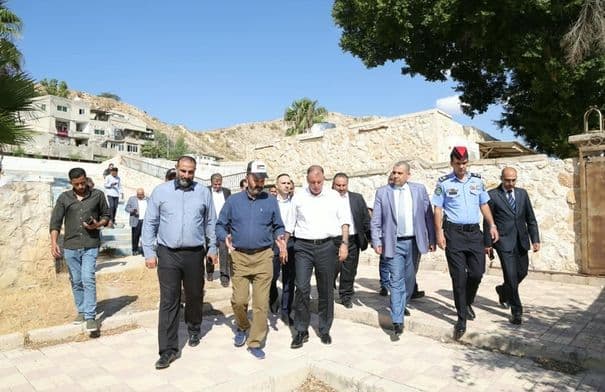 Al-Furaiyah reviews Jordan Valley crossing updates