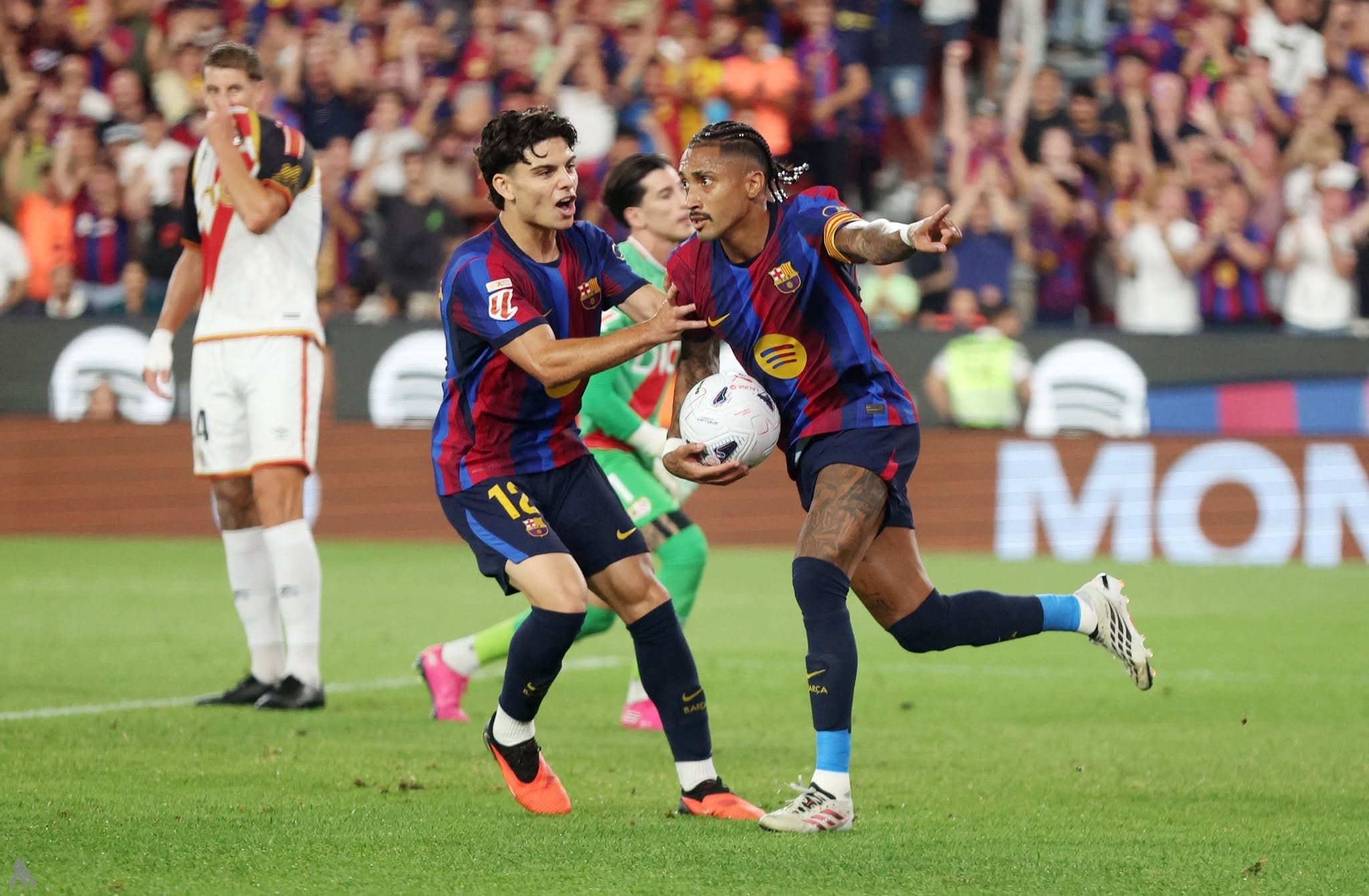 Barcelona wins 5-0 over Valladolid