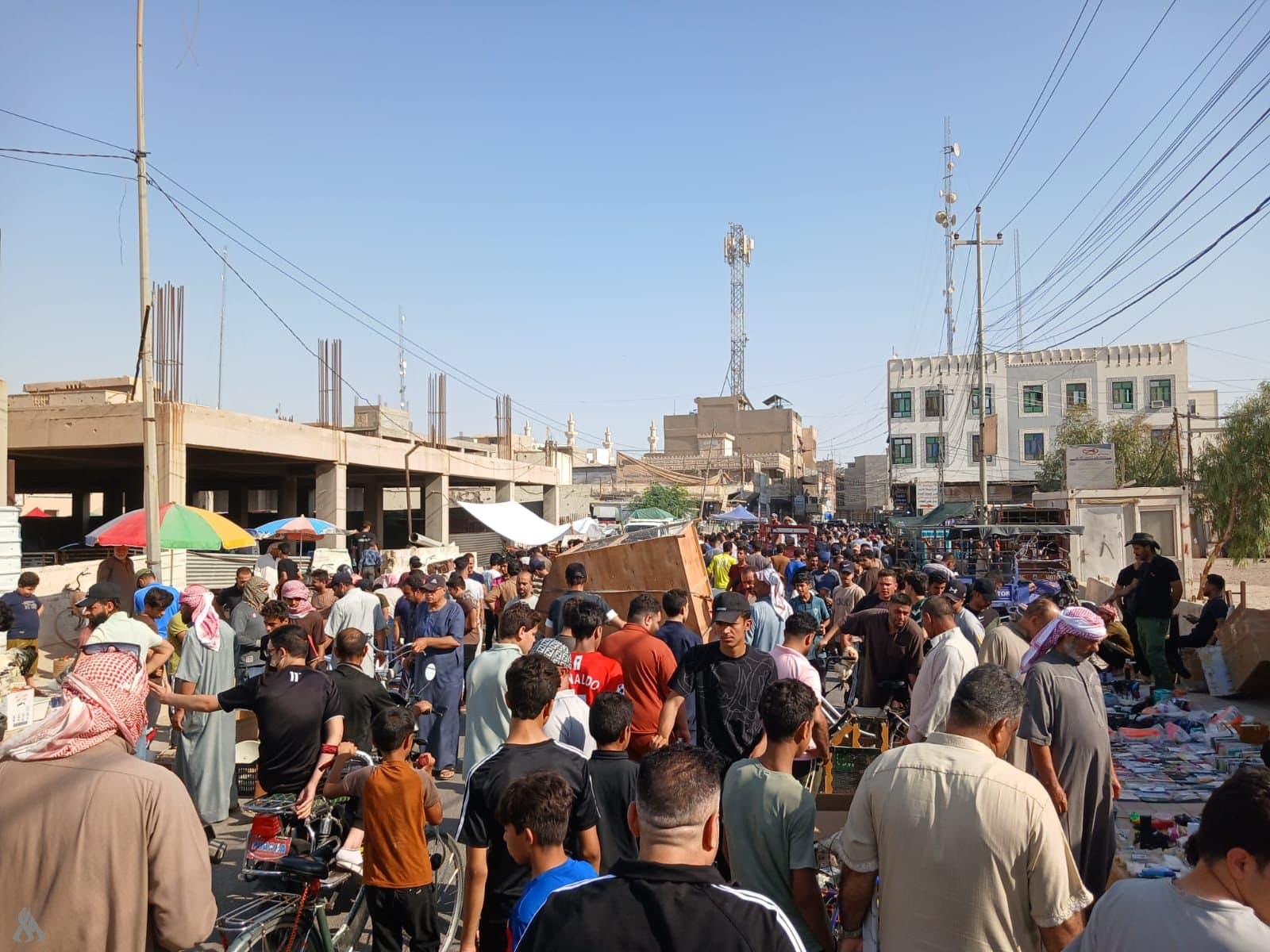 Ramadi Market Draws Low-Income Shoppers