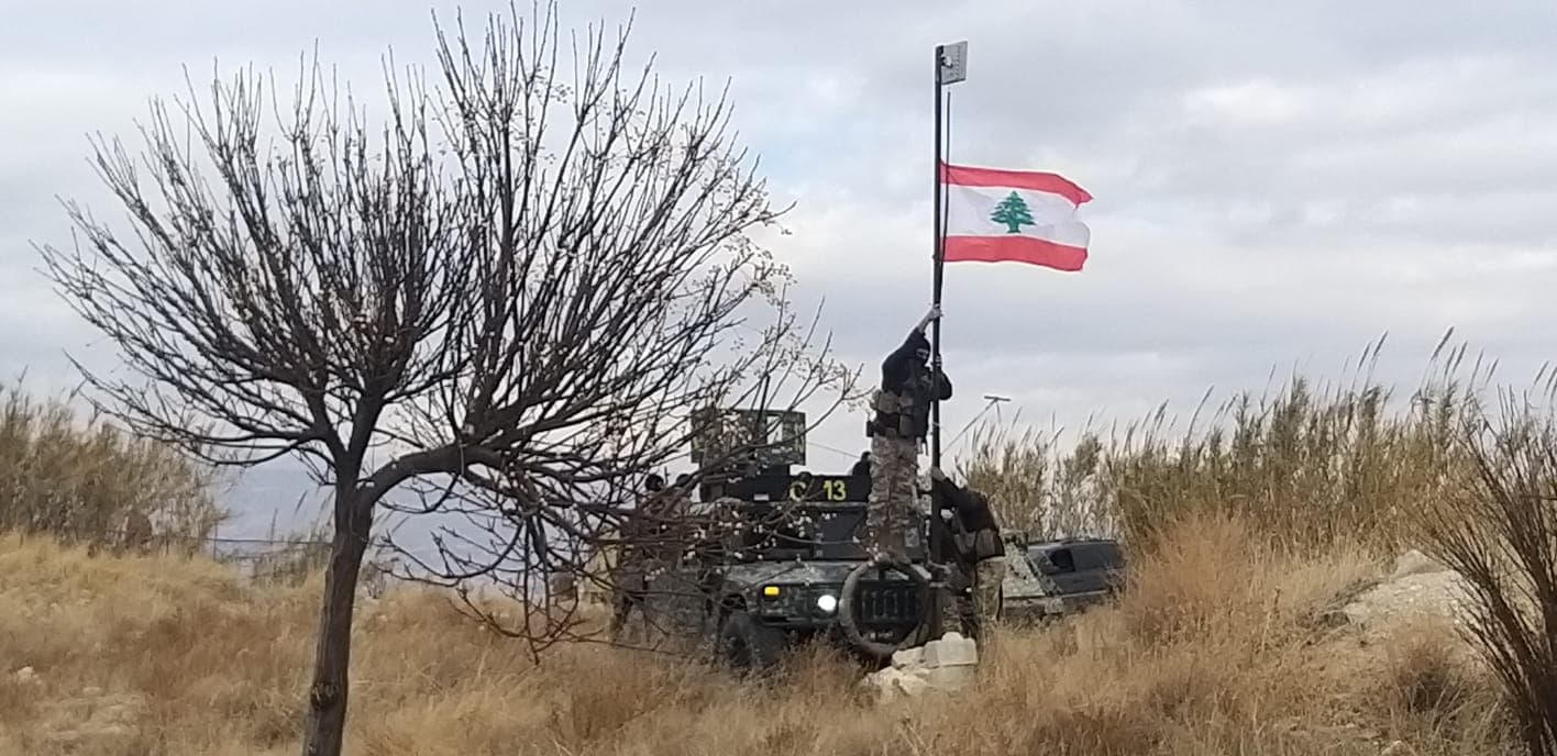 Washington backs army on anniversary