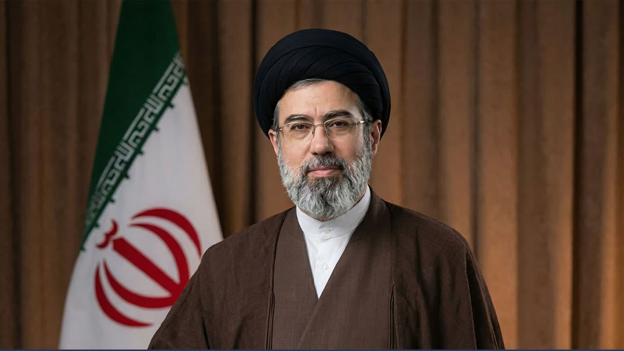 جهود الموساد و السي آي إيه لملاحقة مرشد إيران