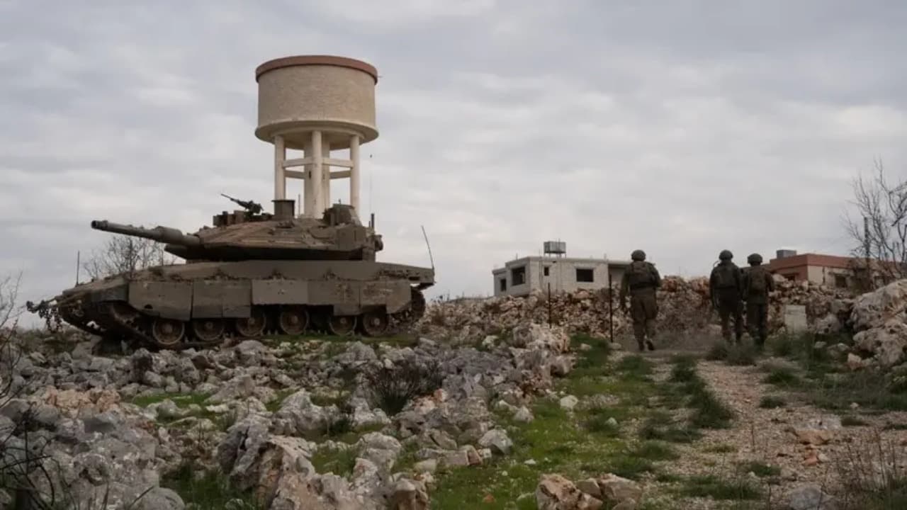 Israeli army targets Hezbollah cell in Lebanon