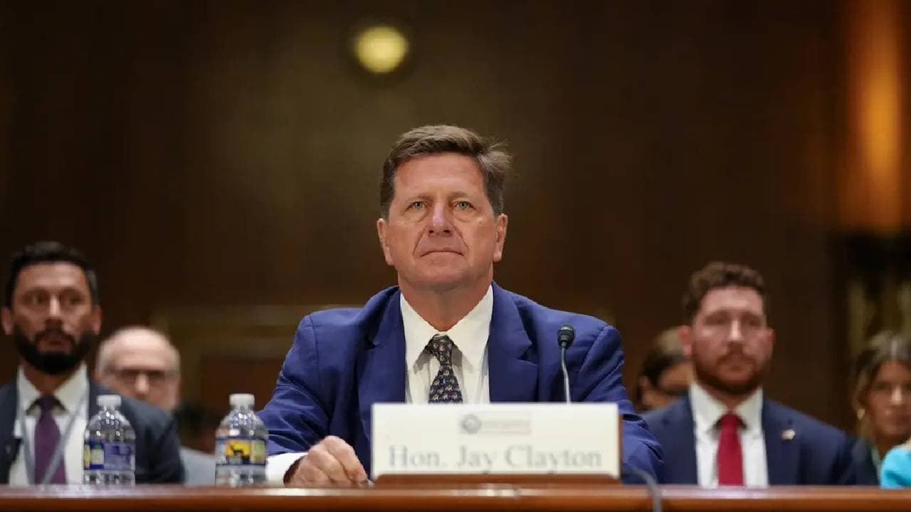 Jay Clayton Starts as U.S. Intelligence Director