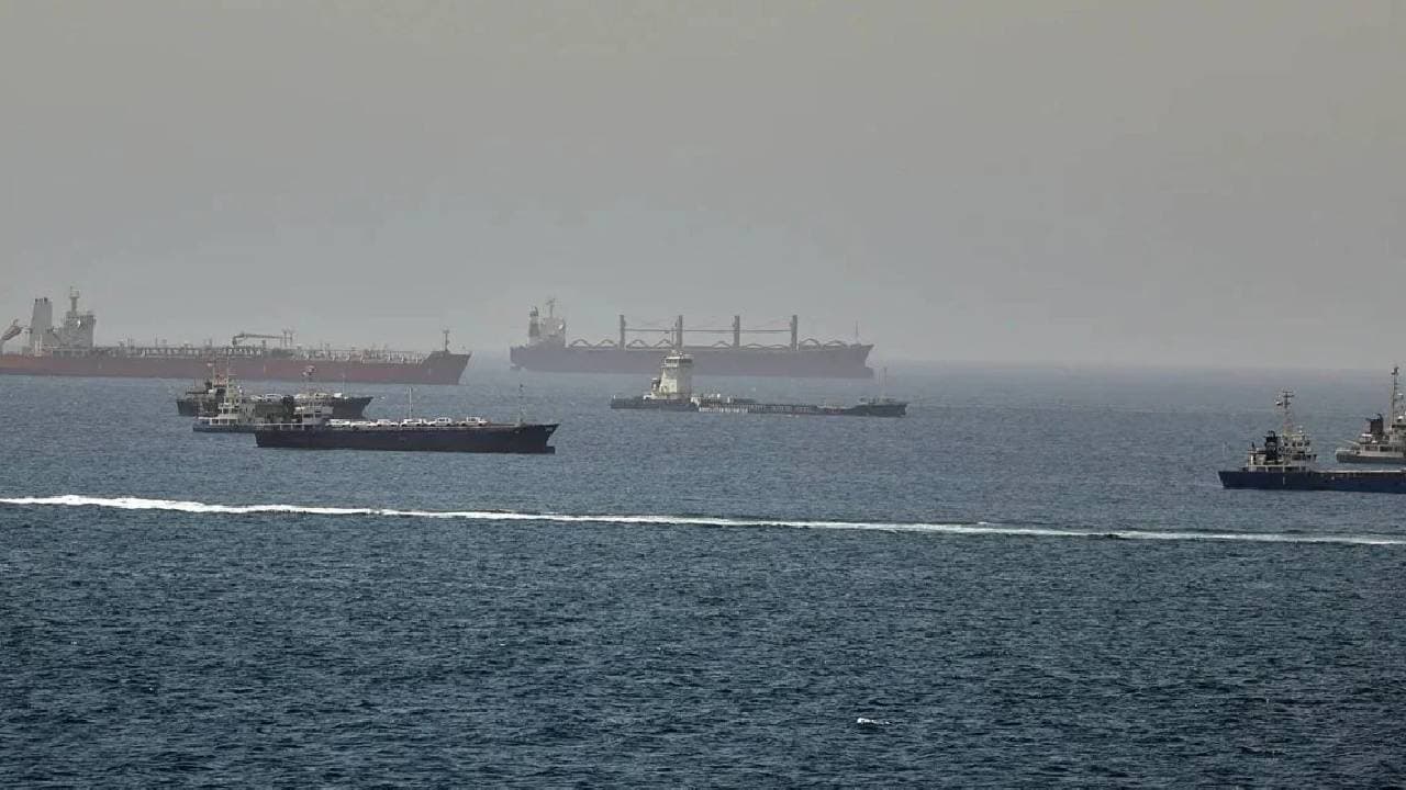 Iran warns against US vessel transits