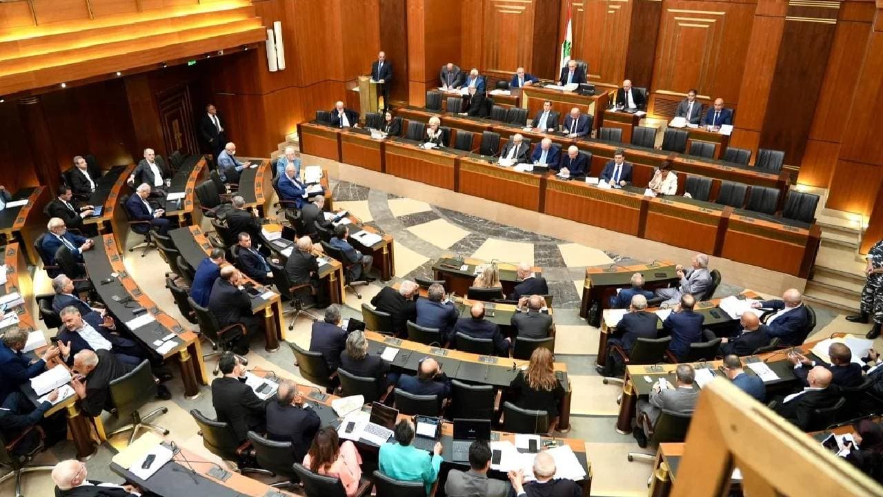 رواتب النواب تصل إلى 5000 دولار