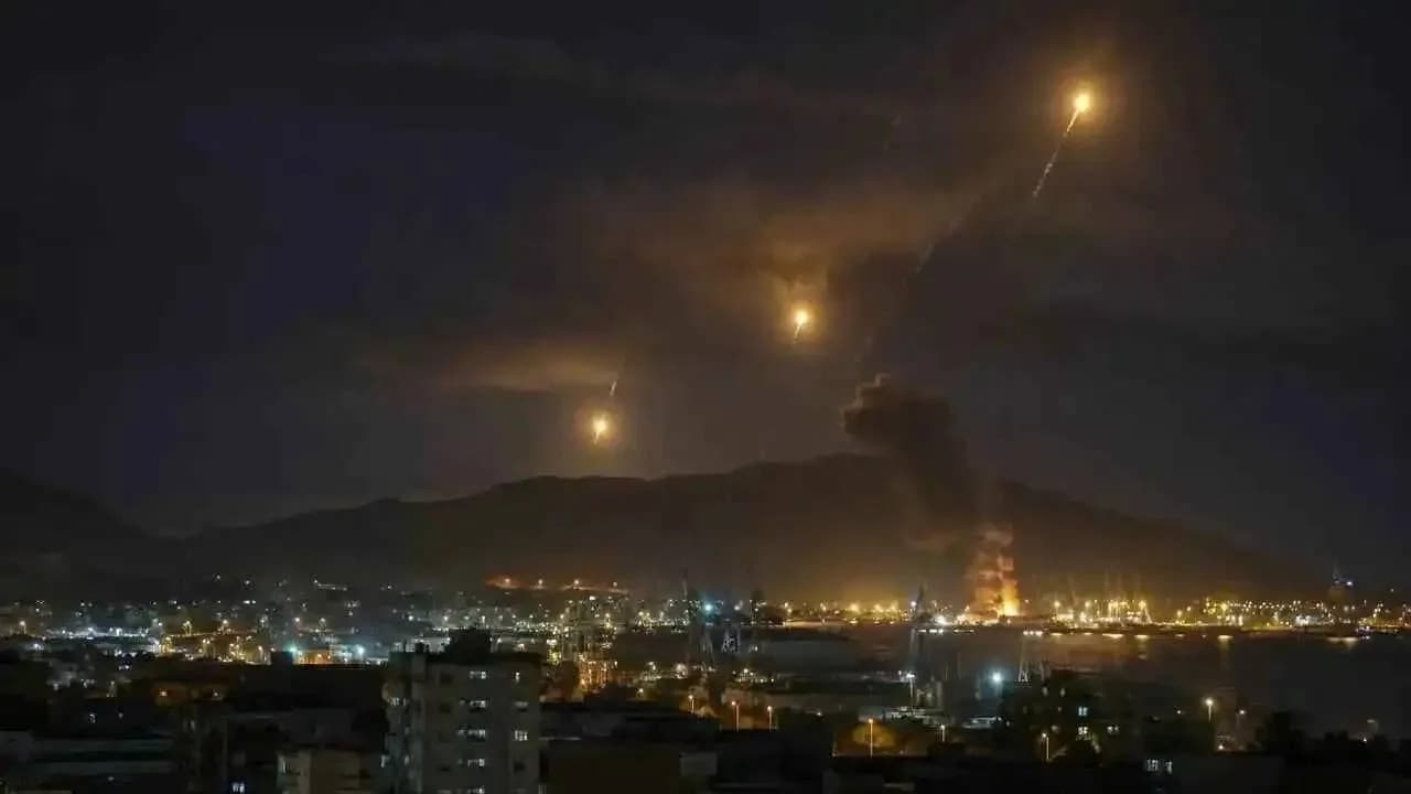Explosions Hit Bandar Abbas and Qeshm