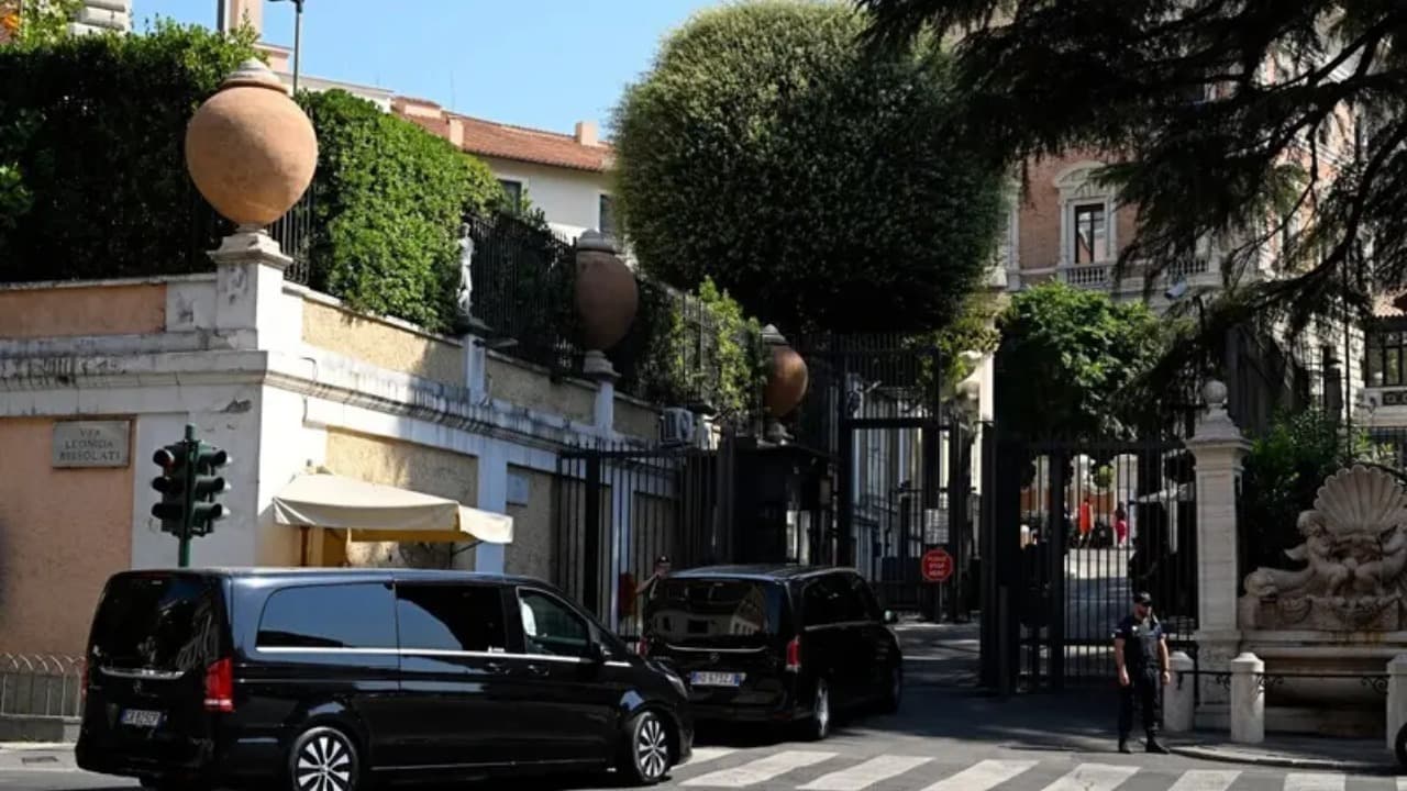 مفاوضات روما تتجه بين المسارين السياسي والعسكري