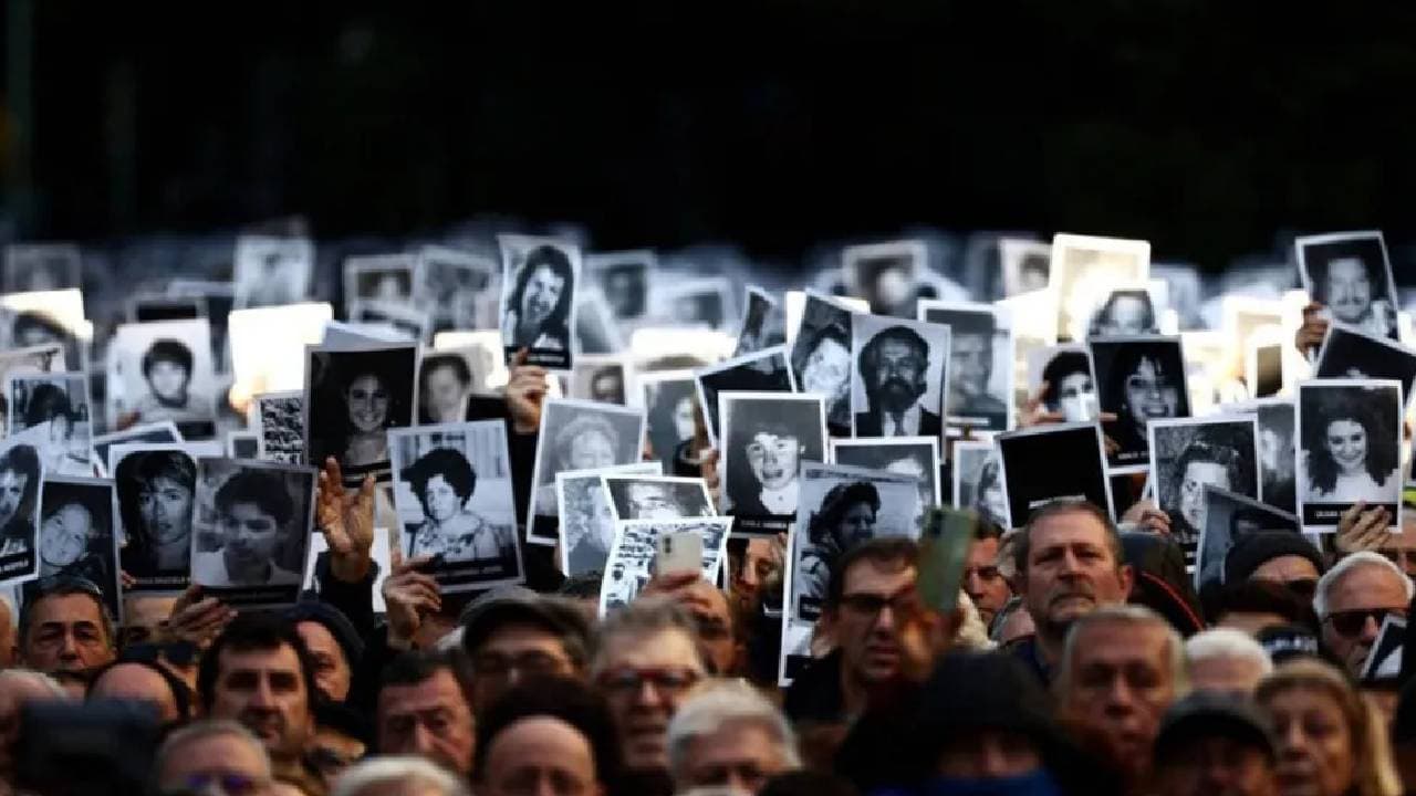 Argentina blames Iranians in AMIA attack