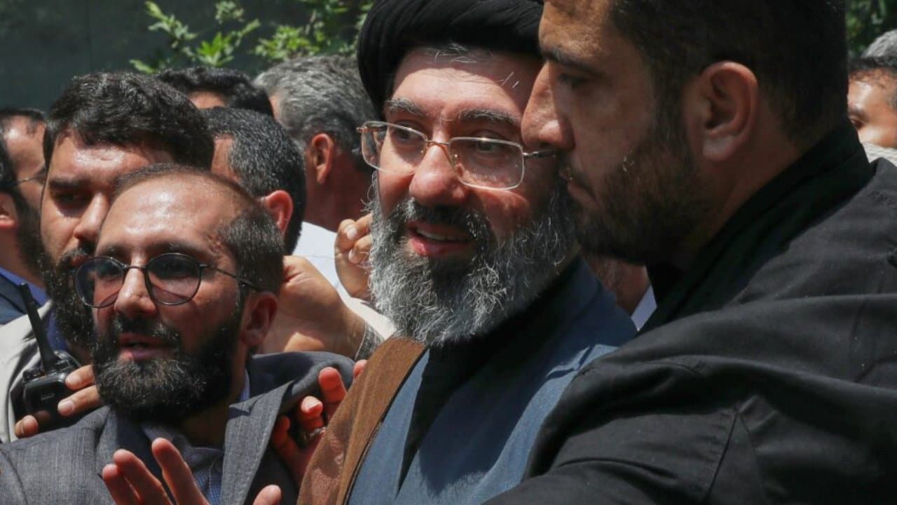 Mahjoob Khamenei Held by Revolutionary Guards