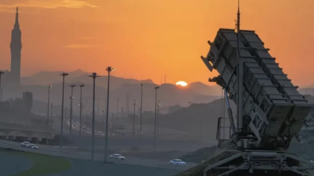 Houthi missiles breach Saudi defenses