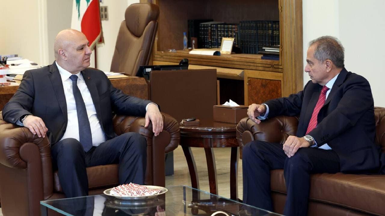 جهود لاحتواء اعتكاف وزير الطاقة وسد العجز الكهربائي