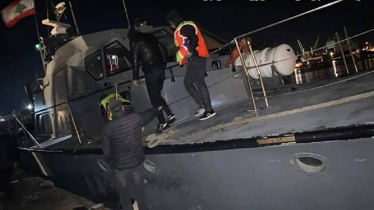 غرق مركب هجرة يوقع لبنانيين وفلسطينيين