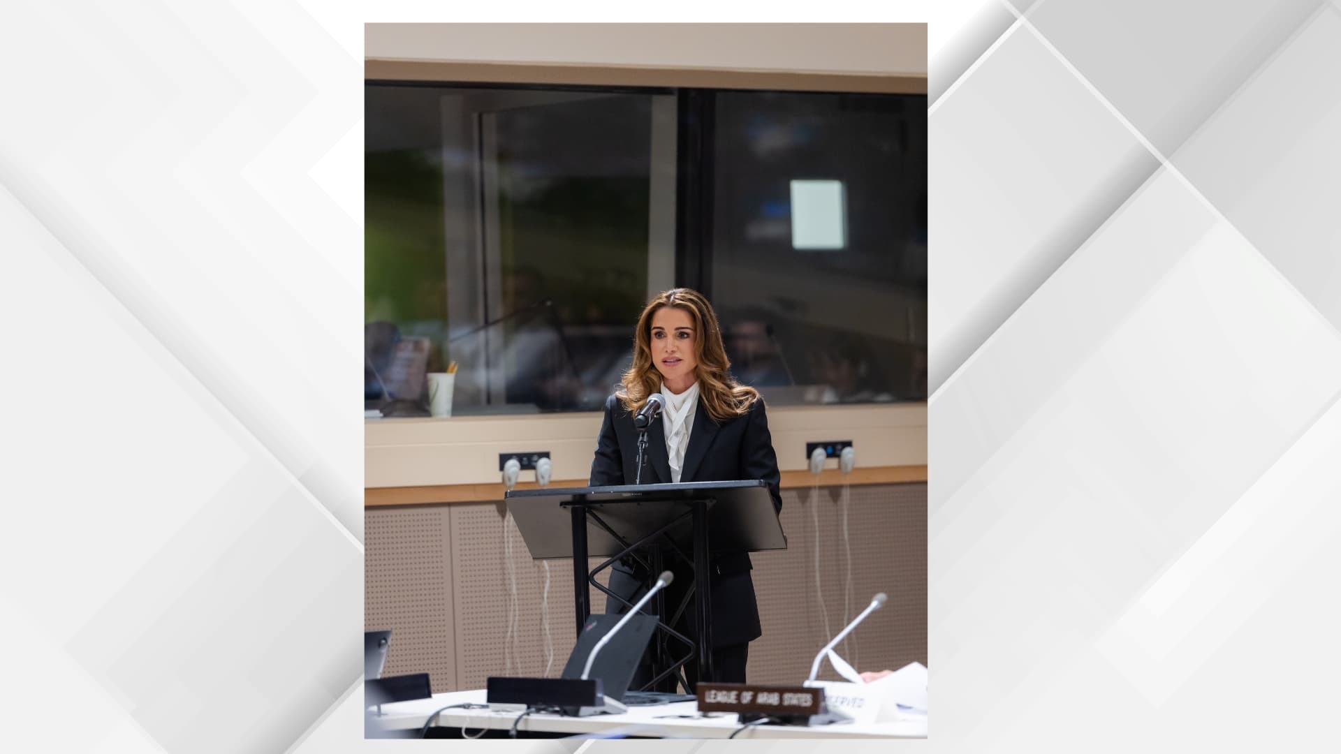 Queen Rania at UN: Palestinian children detained at night