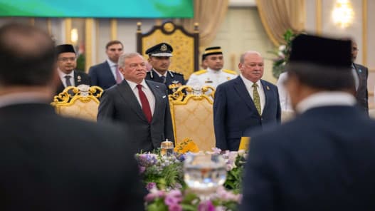 King discusses bilateral ties with Malaysia