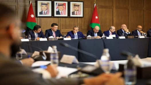 PM reviews reform plan with National Covenant