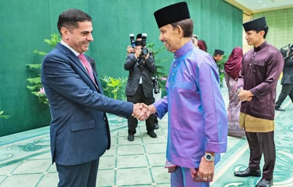Al-Amoosh Presents Credentials as Non-Resident Brunei Ambassador