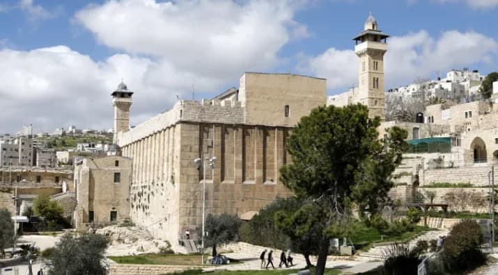 Israel closes Al-Haram Al-Ibrahimi