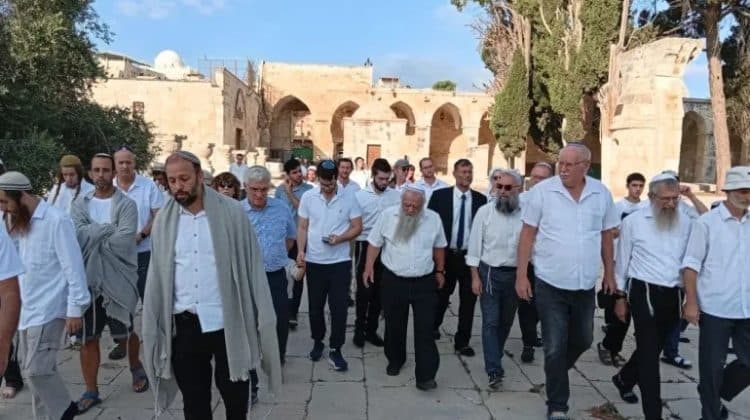 Jerusalem settlers storm Al-Aqsa During Hebrew Holidays